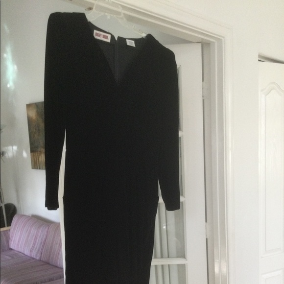 Velvet Black  dress Maggie London size 10 NEW Style by Karen Kong Like New - Picture 9 of 16